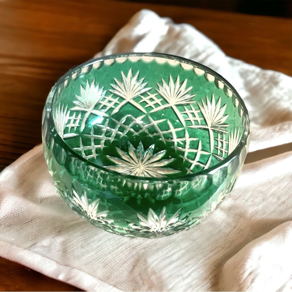 🚩SOLD🚩 Antique Bohemian Czech Emerald Cut Clear to Crystal Bohemian Glass Bowl - Picture 3 of 14
